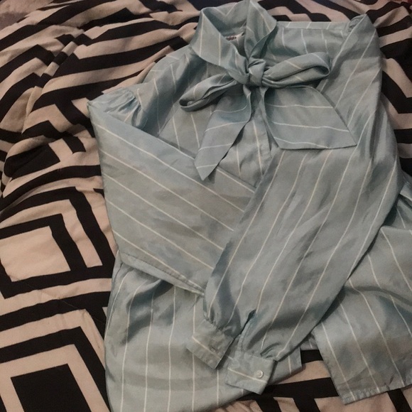 Bow collar long sleeve - Picture 1 of 1